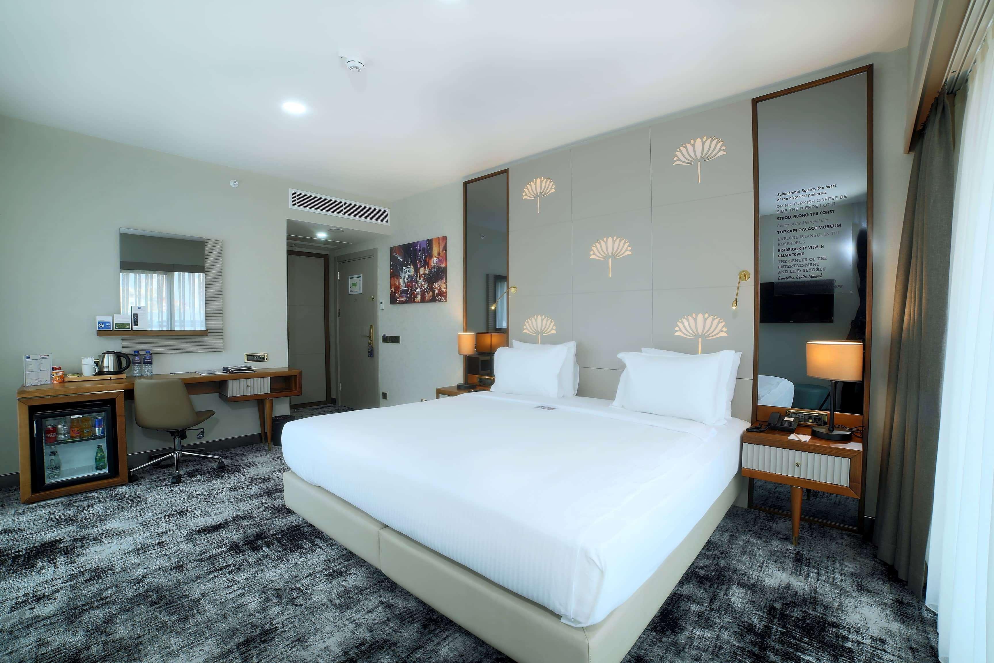 ทริป บาย วินด์แฮม อิสตันบูล ทอปกาปิ Hotel ภายนอก รูปภาพ