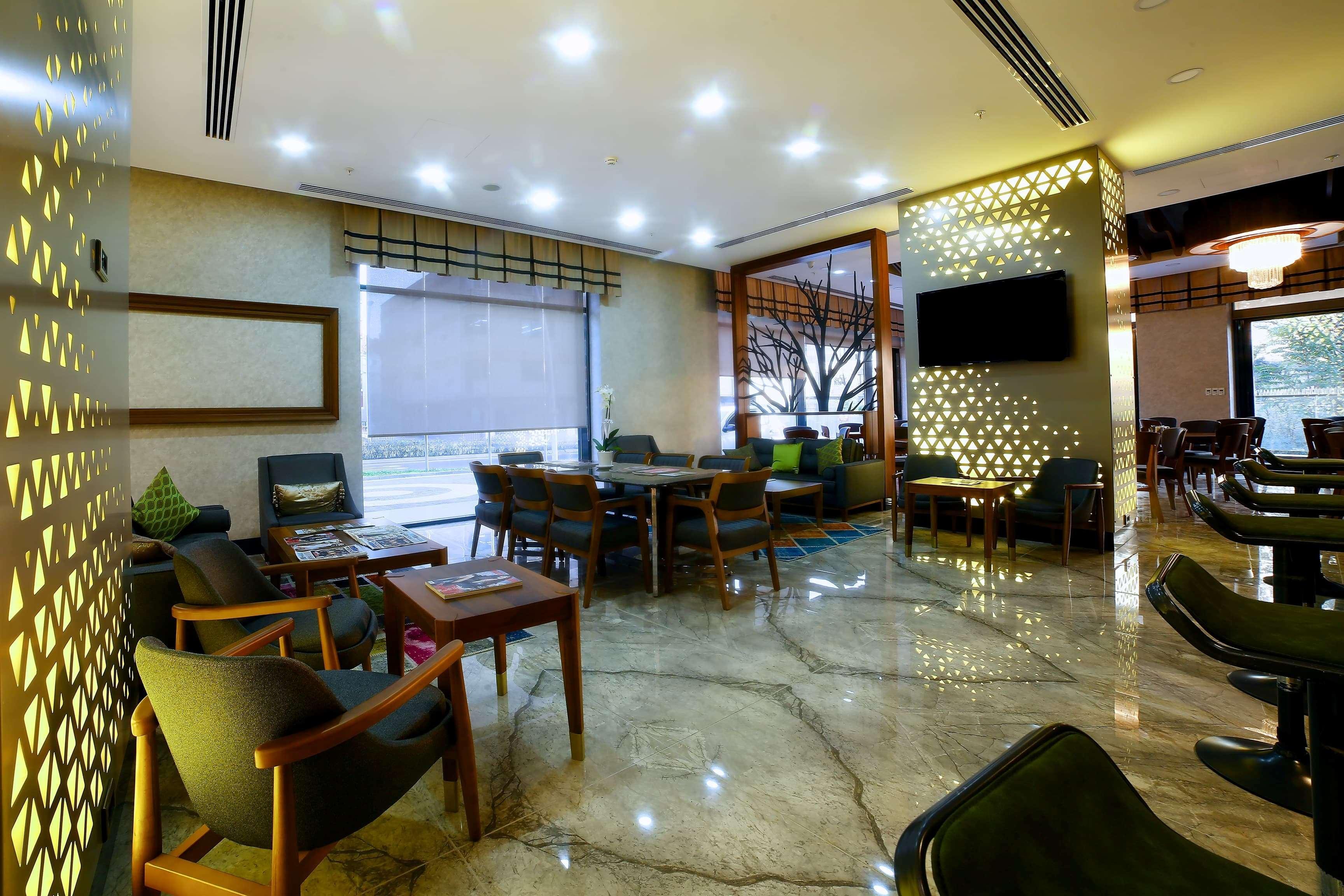 ทริป บาย วินด์แฮม อิสตันบูล ทอปกาปิ Hotel ภายนอก รูปภาพ