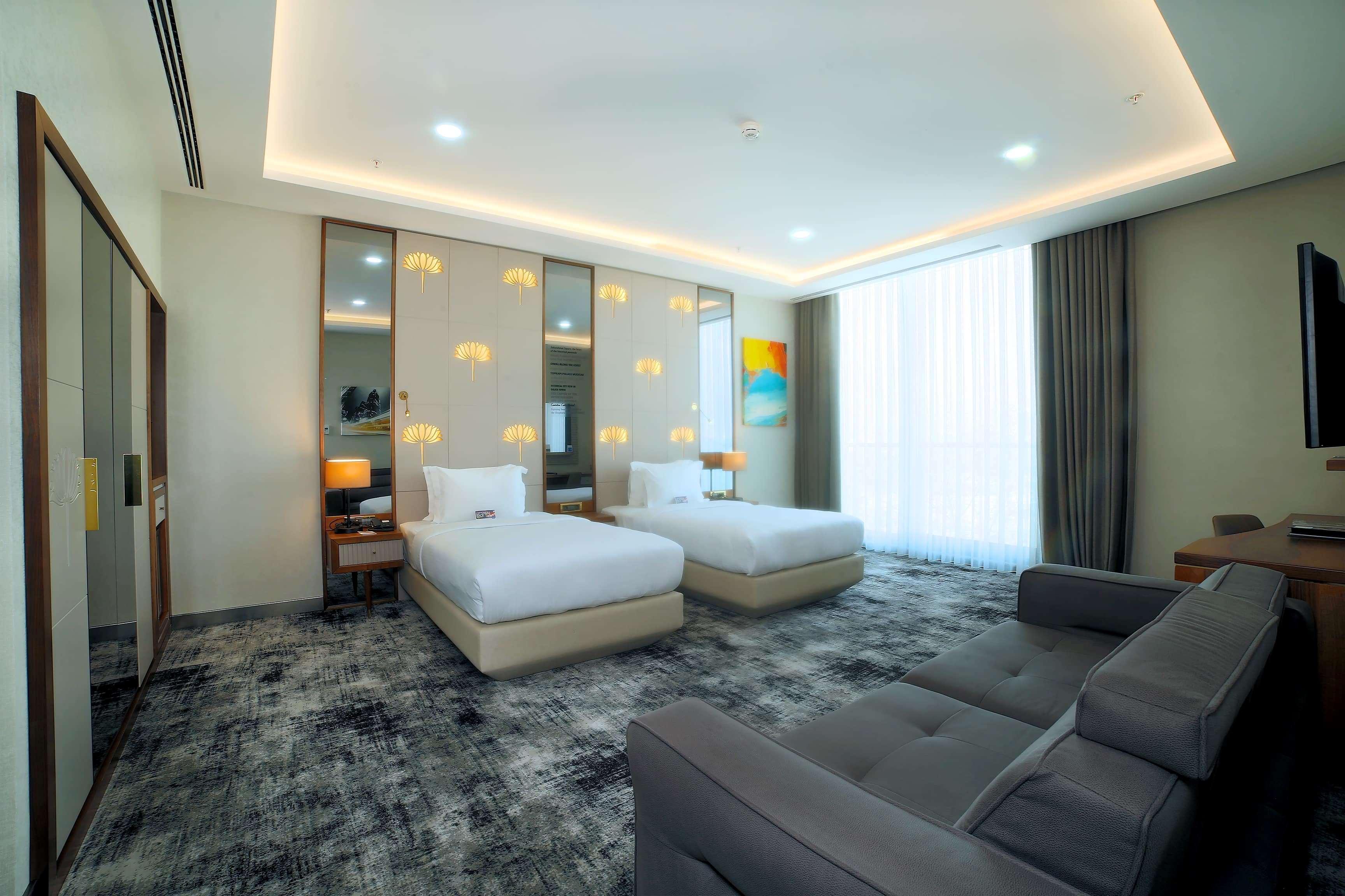 ทริป บาย วินด์แฮม อิสตันบูล ทอปกาปิ Hotel ภายนอก รูปภาพ